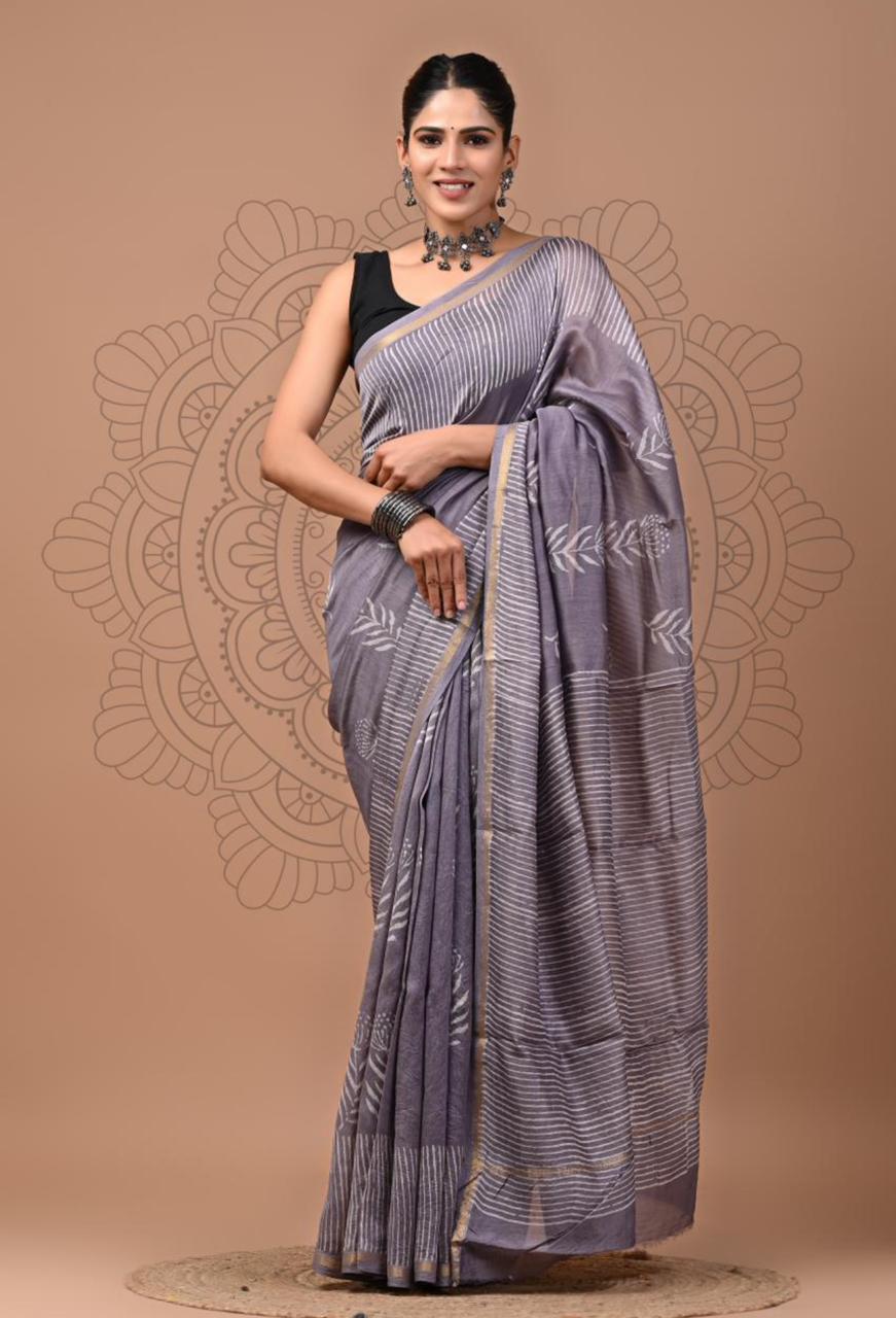 Effortless Elegance: Light Grey Pure Silk Cotton Saree with Thin Golden Zari Border