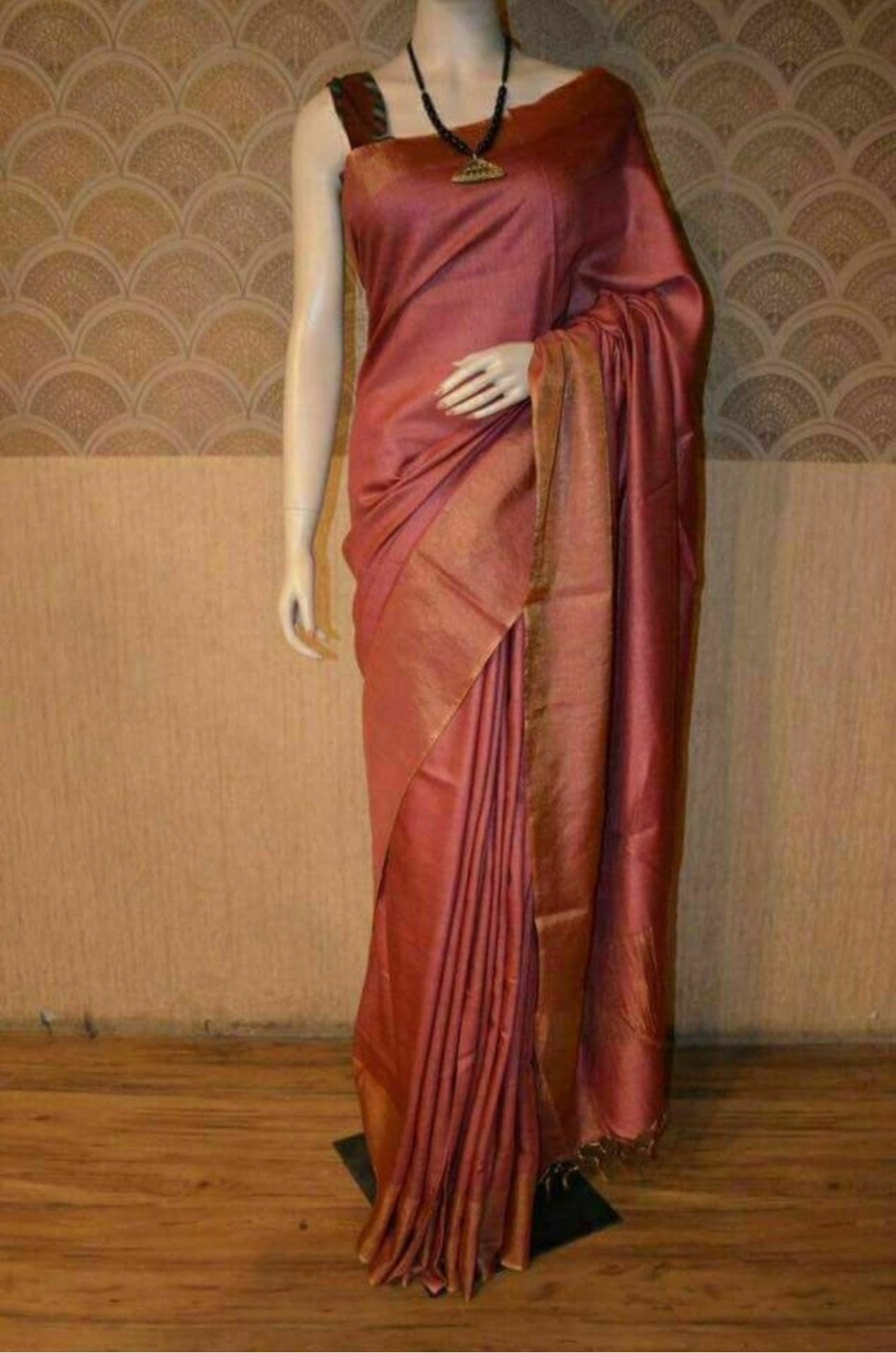 Elegant Light Maroon Pure Munga Silk Saree with Lustrous Golden Zari Border – A Timeless Luxury