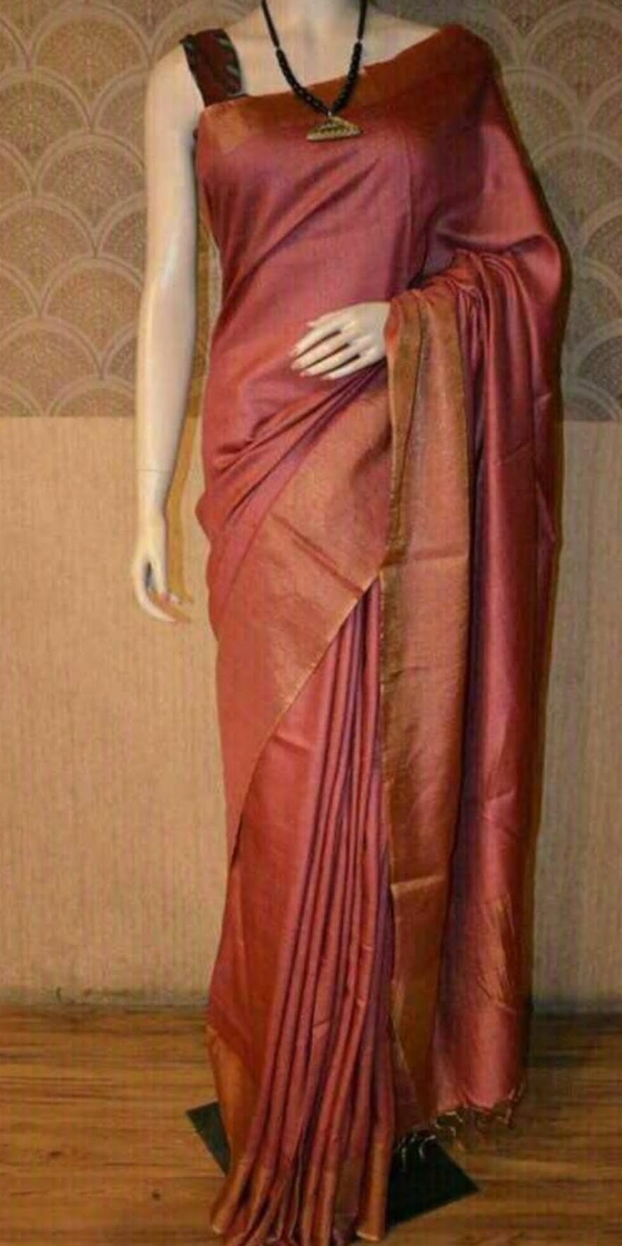 Graceful Onion Pink Pure Munga Silk Saree with Minimalistic Golden Zari Border – A Statement of Subtle Elegance