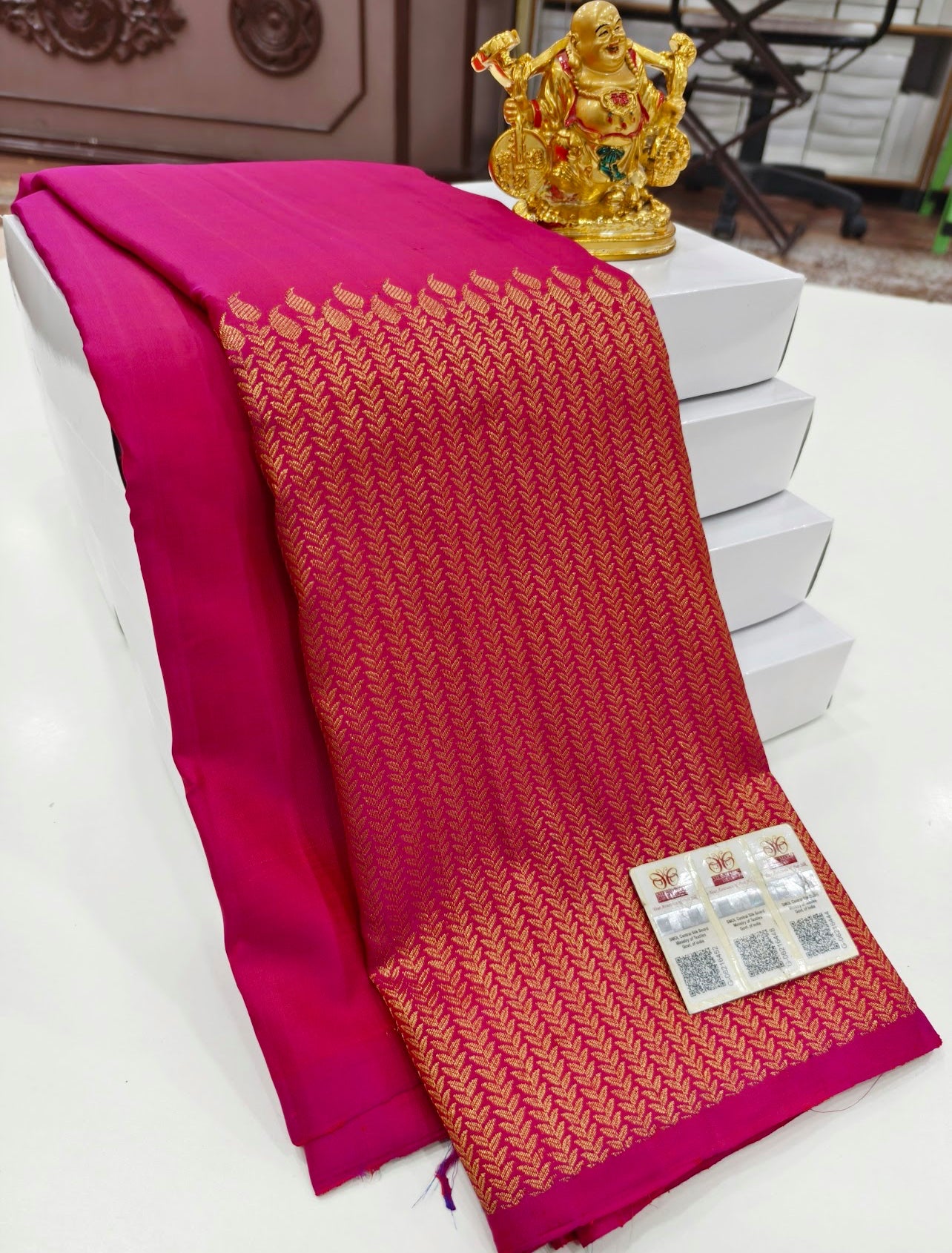 Magnificent Hot Pink Kanjipuram Pure Silk Saree with Grand Self-Zari Border – A Statement of Elegance & Tradition